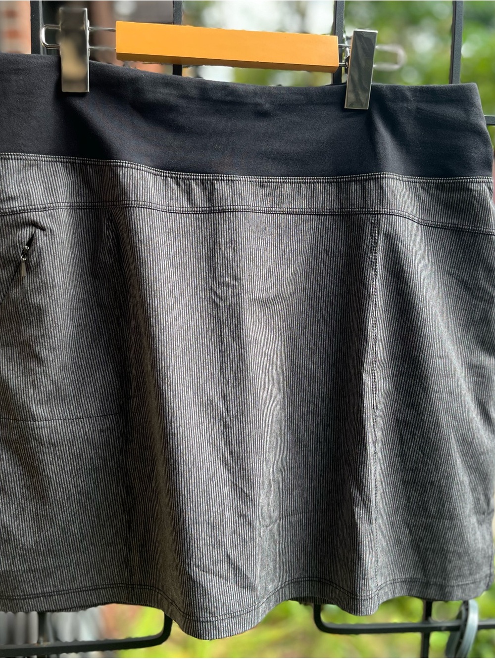 Womens Black & Gray A-Line Skort